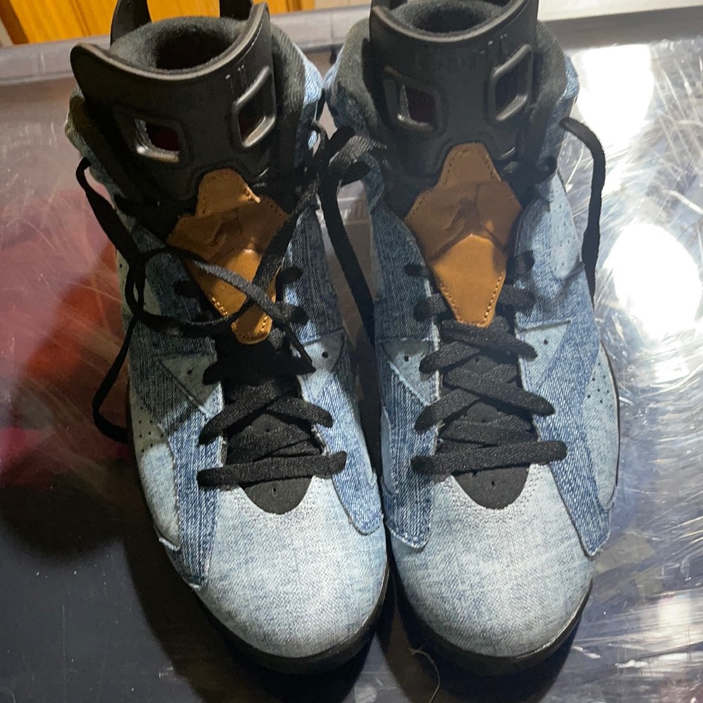 Air Jordan
AIR JORDAN 6 RETRO 'WASHED DENIM'